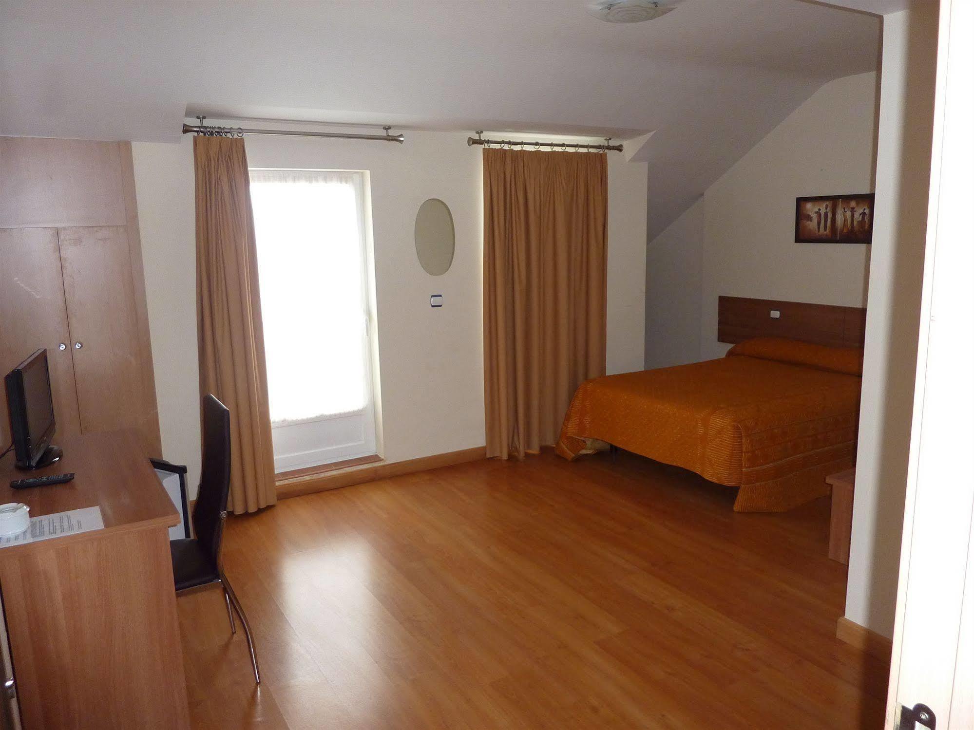 Hostal La Morada La Cistérniga Exteriér fotografie