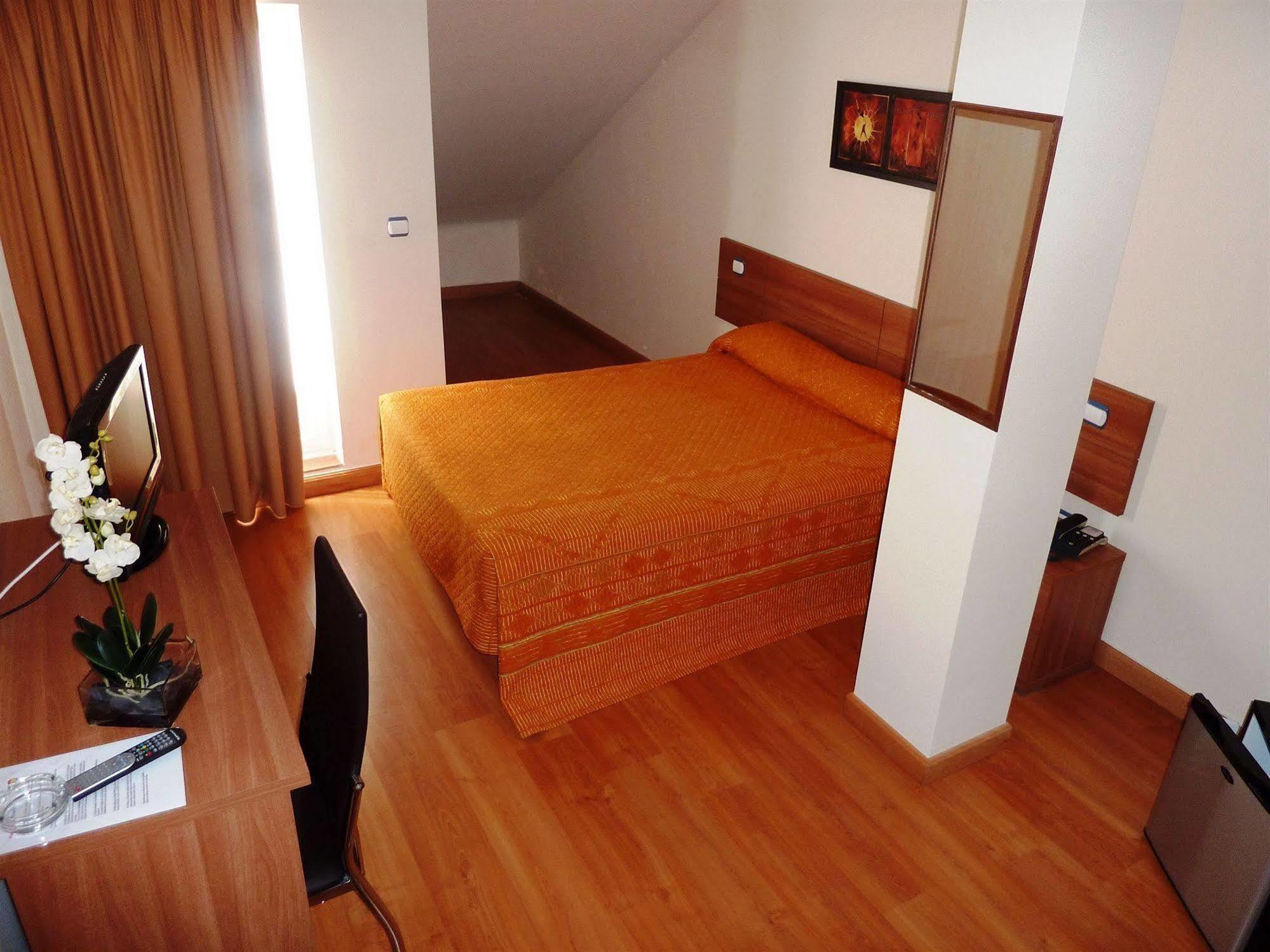 Hostal La Morada La Cistérniga Exteriér fotografie