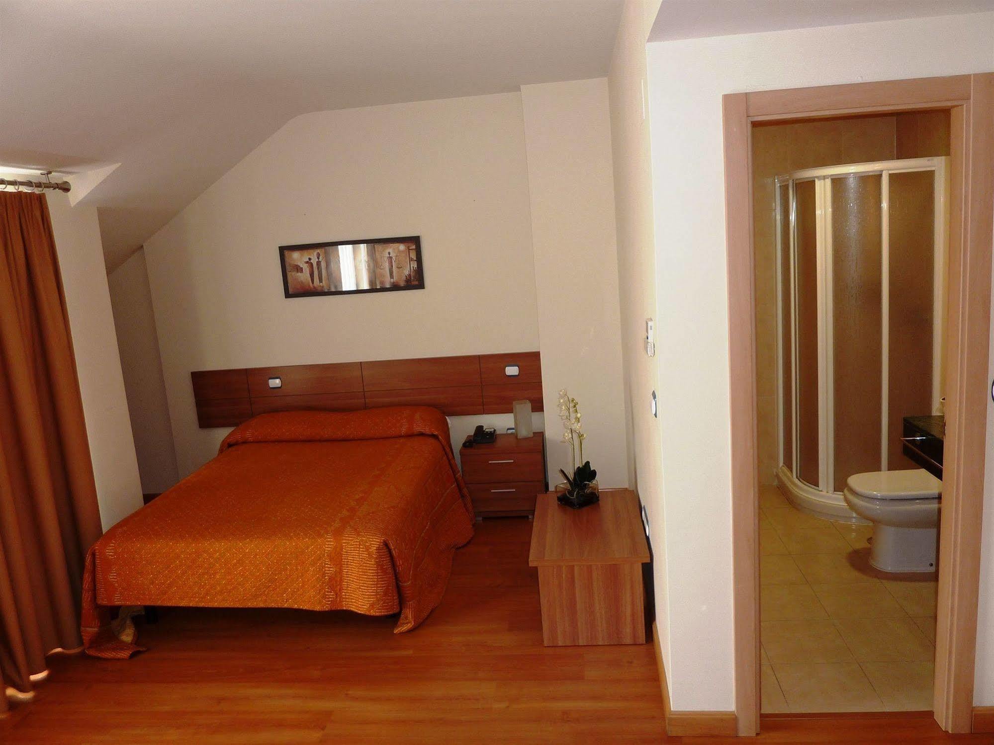 Hostal La Morada La Cistérniga Exteriér fotografie